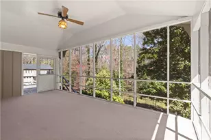 1055 Hunterhill Dr, Roswell, GA 30075 - Photo 30