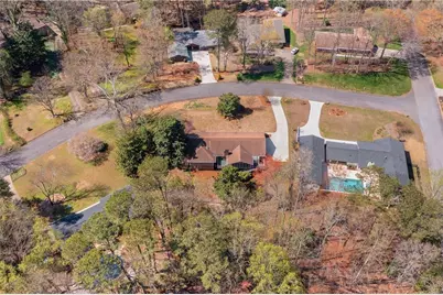 1055 Hunterhill Drive, Roswell, GA 30075 - Photo 78