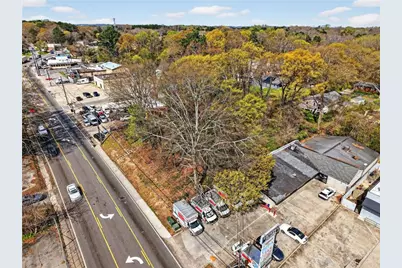 2527 Donald Lee Holloway Highway NW, Atlanta, GA 30318 - Photo 1