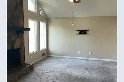 136 Creekview Drive, Woodstock, GA 30188 - Photo 2