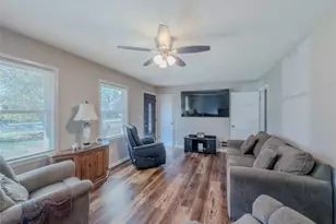 324 E Broad Street E, Winder, GA 30680 - Photo 8