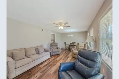 324 E Broad Street E, Winder, GA 30680 - Photo 6