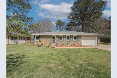 324 E Broad Street E, Winder, GA 30680 - Photo 1