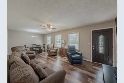 324 E Broad Street E, Winder, GA 30680 - Photo 2