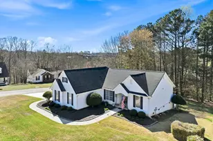 5551 Chestnut Creek Ln, Flowery Branch, GA 30542 - Photo 8