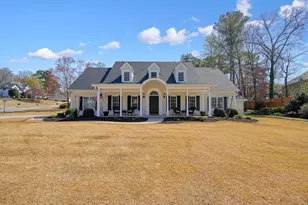 2564 Chestea Dr NE, Marietta, GA 30066 - Photo 2