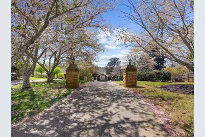 9230 Four Mile Creek Road, Gainesville, GA 30506 - Photo 2