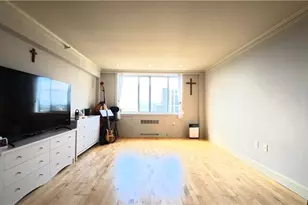 2479 Peachtree Rd NE, Atlanta, GA 30305 - Photo 2