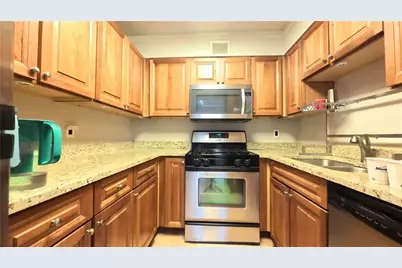 2479 Peachtree Road NE #1306, Atlanta, GA 30305 - Photo 12