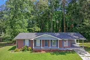 6740 Brookwood Cir, Jonesboro, GA 30236 - Photo 2