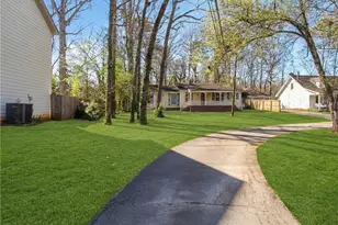 3031 Wilson Rd, Decatur, GA 30033 - Photo 2