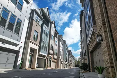 579 Broadview Place NE, Atlanta, GA 30324 - Photo 1