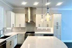 579 Broadview Pl NE, Atlanta, GA 30324 - Photo 6