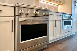 579 Broadview Pl NE, Atlanta, GA 30324 - Photo 12