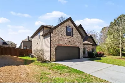 221 Traditions Drive, Loganville, GA 30052 - Photo 4