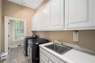 820 Heards Ferry Rd, Atlanta, GA 30328 - Photo 28
