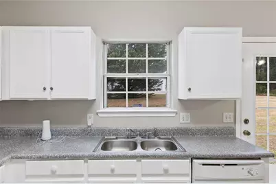 6097 Camden Forrest Cove, Riverdale, GA 30296 - Photo 6