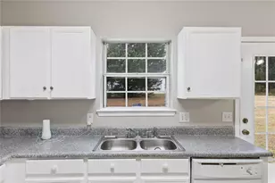 6097 Camden Forrest Cove, Riverdale, GA 30296 - Photo 6