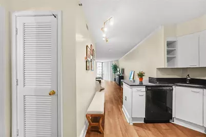 2870 Pharr Court South NW #608, Atlanta, GA 30305 - Photo 4