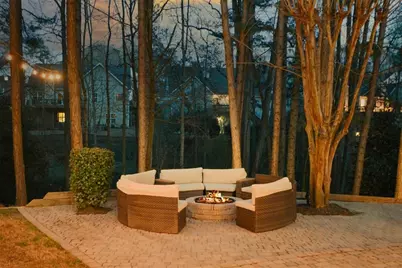 515 Hillcrest View Drive NE, Suwanee, GA 30024 - Photo 2