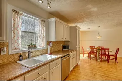 911 Parkplace, Loganville, GA 30052 - Photo 12