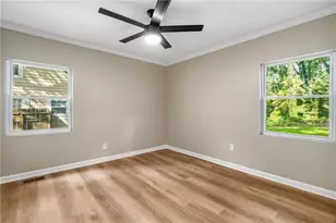 2146 Pinehurst Dr, Atlanta, GA 30344 - Photo 10