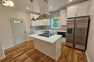 1497 Elizabeth Ln, East Point, GA 30344 - Photo 6