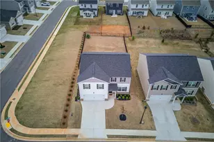 394 Murray Ln, Hoschton, GA 30548 - Photo 2