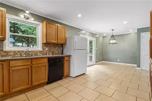 2985 Dodson Dr, East Point, GA 30344 - Photo 10