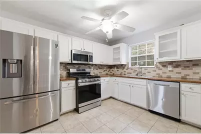 9360 Carnes Crossing Circle, Jonesboro, GA 30236 - Photo 8