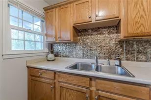 1324 E Forrest Ave, East Point, GA 30344 - Photo 28