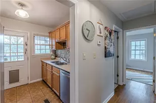 1324 E Forrest Ave, East Point, GA 30344 - Photo 32