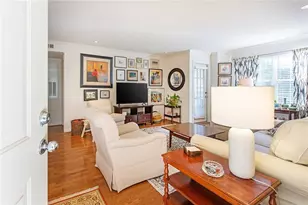 3076 Chastain Park Ct NE, Atlanta, GA 30342 - Photo 4