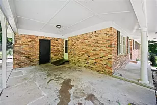 7039 Rockbridge Rd, Stone Mountain, GA 30087 - Photo 10