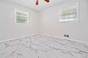 7039 Rockbridge Rd, Stone Mountain, GA 30087 - Photo 16