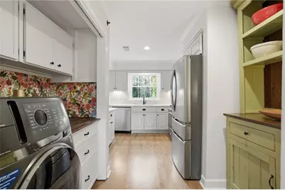 423 Jefferson Circle #423, Atlanta, GA 30328 - Photo 14