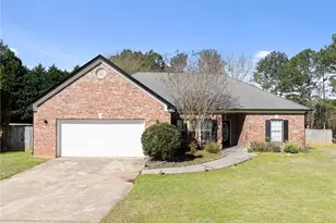 716 Michael Dr, Winder, GA 30680 - Photo 1