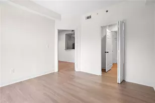 1075 Peachtree Walk NE, Atlanta, GA 30309 - Photo 10