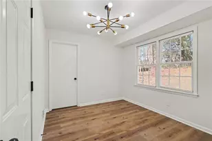 2142 Colonial Oak Way SW, Stone Mountain, GA 30087 - Photo 10