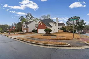 2770 Turning Leaf Dr, Lawrenceville, GA 30044 - Photo 4