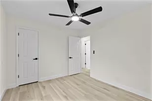 235 Poplar St, Buford, GA 30518 - Photo 14