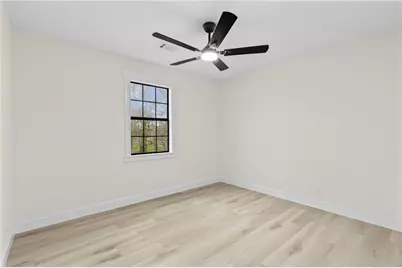 235 Poplar St, Buford, GA 30518 - Photo 16