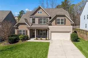 4215 Hopewell Manor Dr, Cumming, GA 30028 - Photo 2