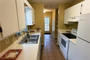 122 Oriole Dr, Jonesboro, GA 30238 - Photo 10