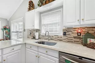904 Pointers Way, Lawrenceville, GA 30043 - Photo 6