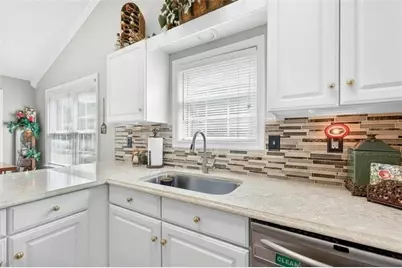 904 Pointers Way, Lawrenceville, GA 30043 - Photo 6