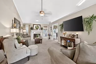 904 Pointers Way, Lawrenceville, GA 30043 - Photo 2