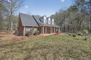 346 Carnation Dr, Social Circle, GA 30025 - Photo 2
