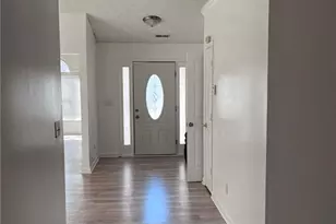 2400 Miller Oaks Cir, Decatur, GA 30035 - Photo 2