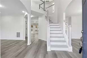 1150 River Overlook Dr, Lawrenceville, GA 30043 - Photo 2